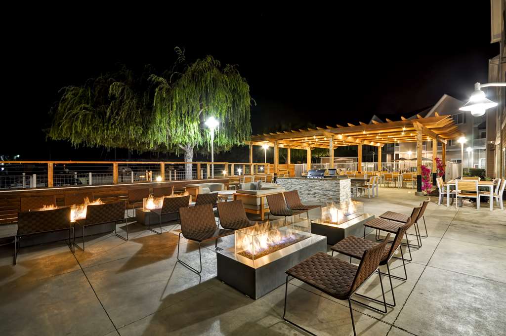 Homewood Suites by Hilton Oakland-Waterfront Image