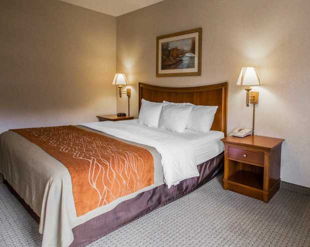 Images Rodeway Inn & Suites On The River