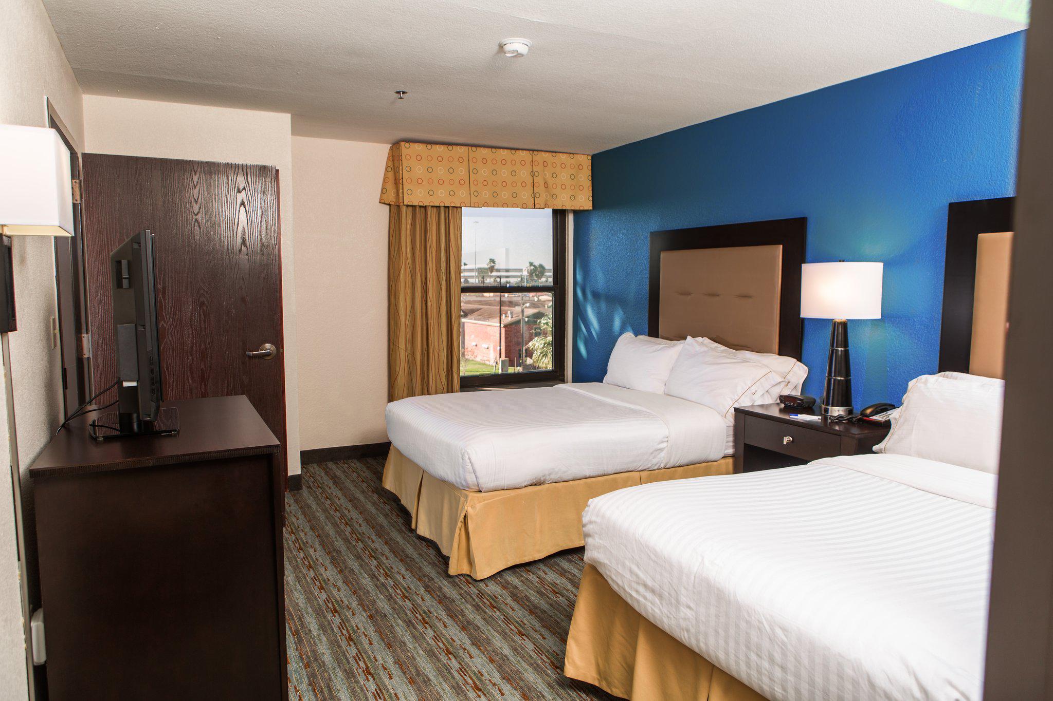 Holiday Inn Express Harlingen Photo