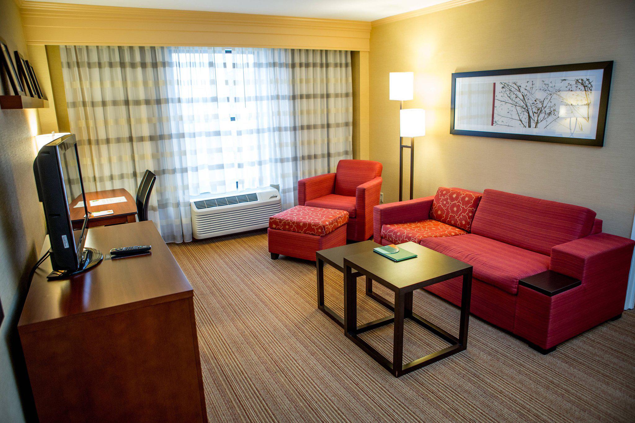 Courtyard by Marriott Springfield Downtown Photo