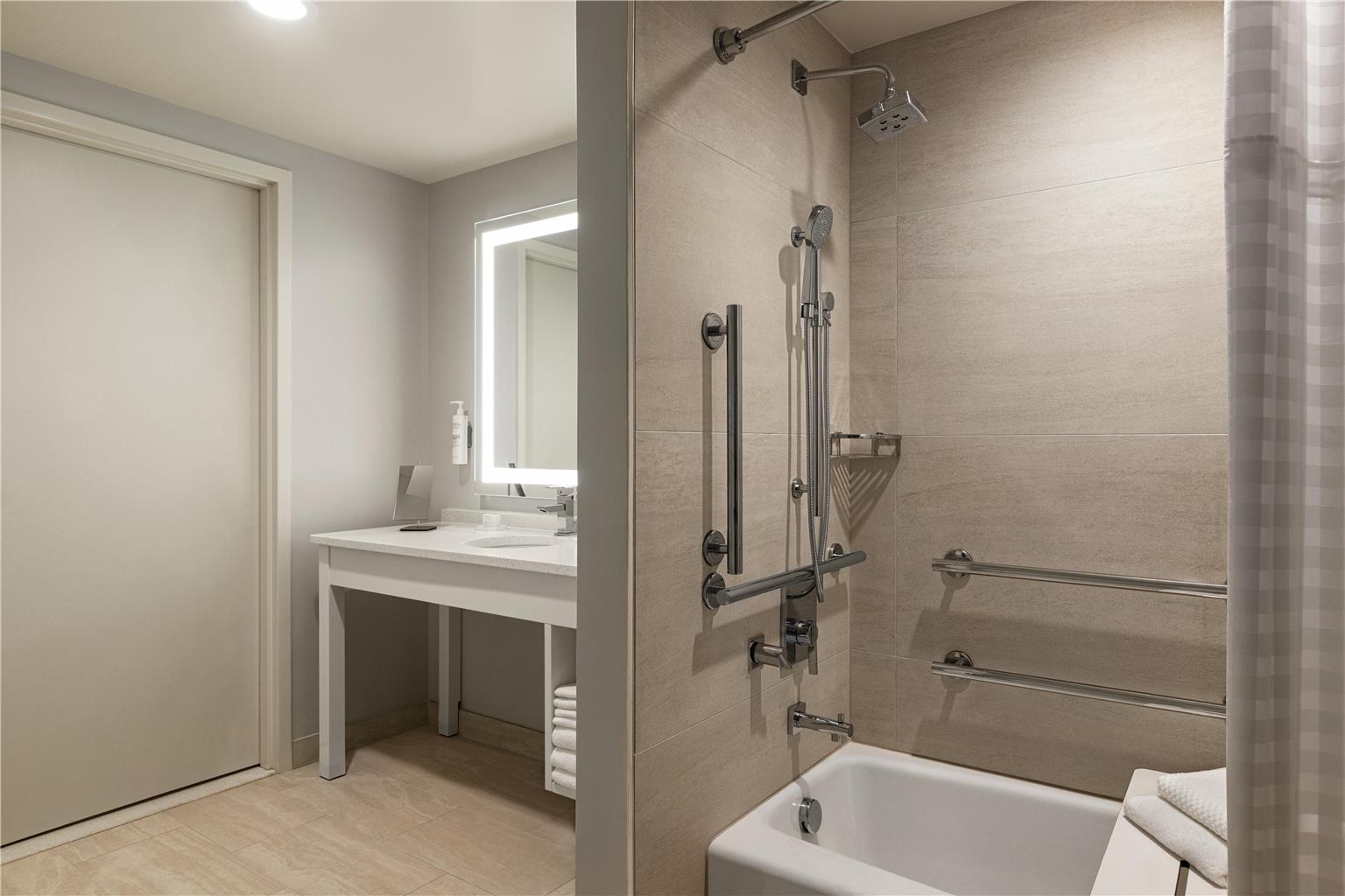 Embassy Suites by Hilton Panama City Beach Resort Image