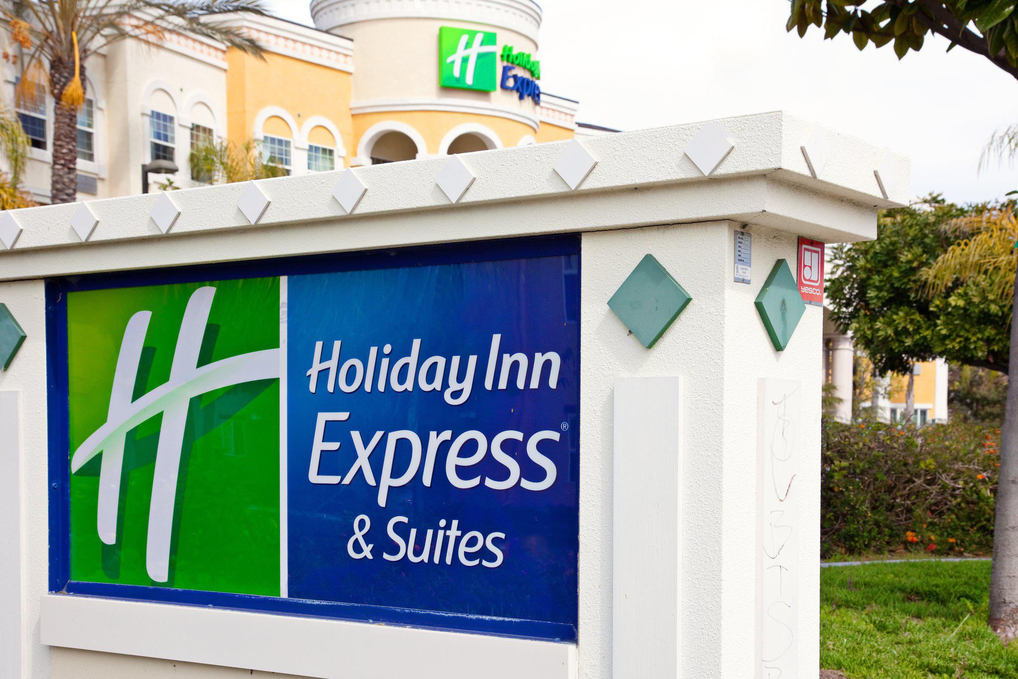 Holiday Inn Express & Suites Garden Grove-Anaheim South Photo