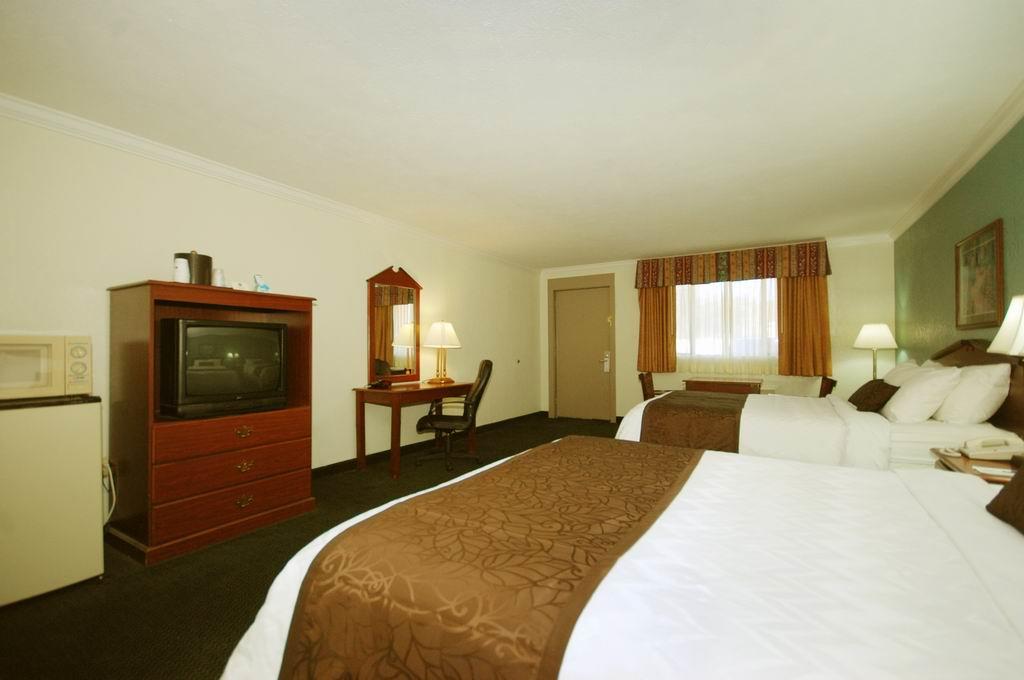 Best Western Plus Riverpark Inn & Conference Center Alpine Helen Image