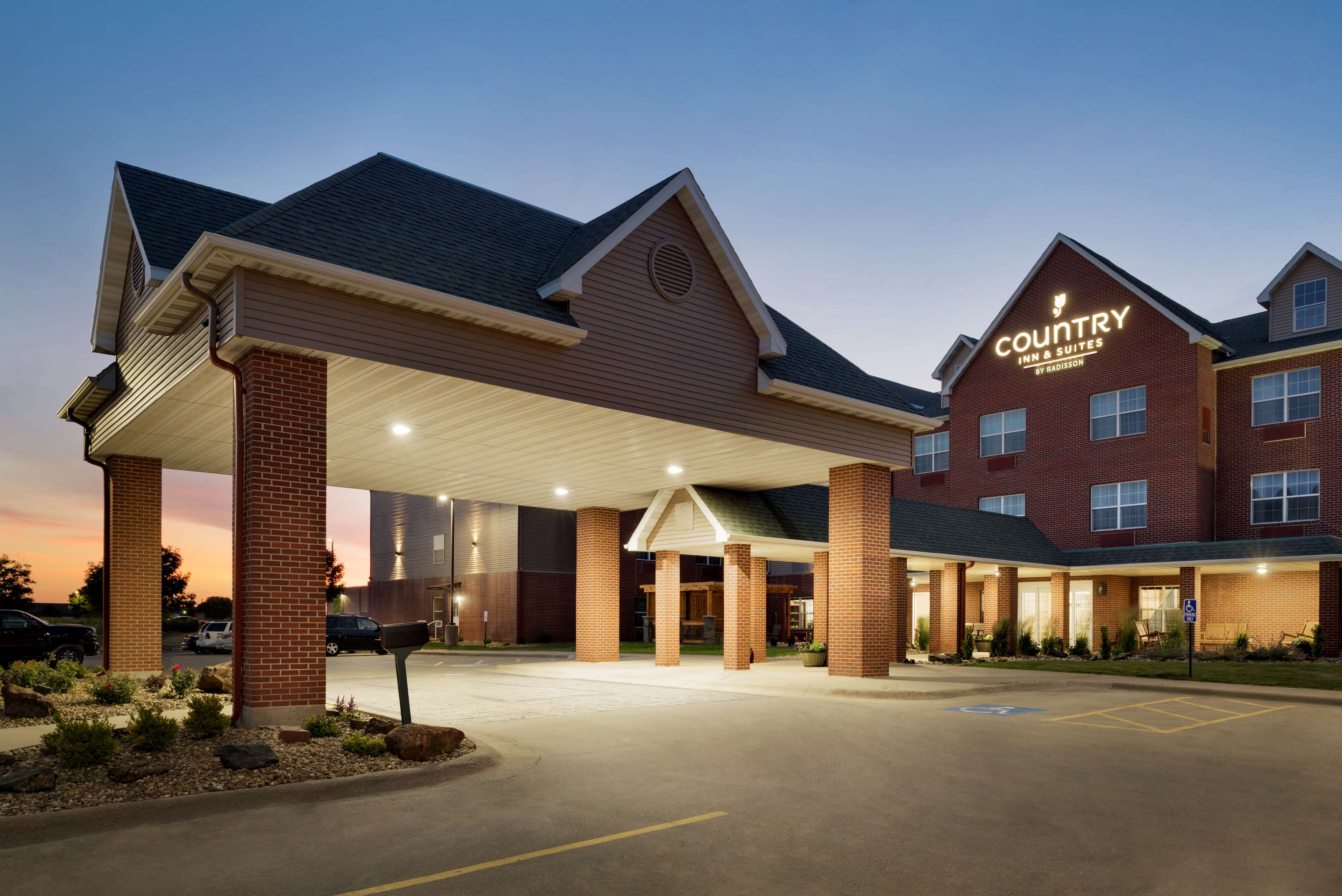 Country Inn & Suites by Radisson, Coralville, IA Photo