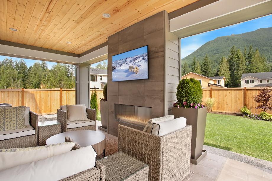 Select homes offer outdoor living options