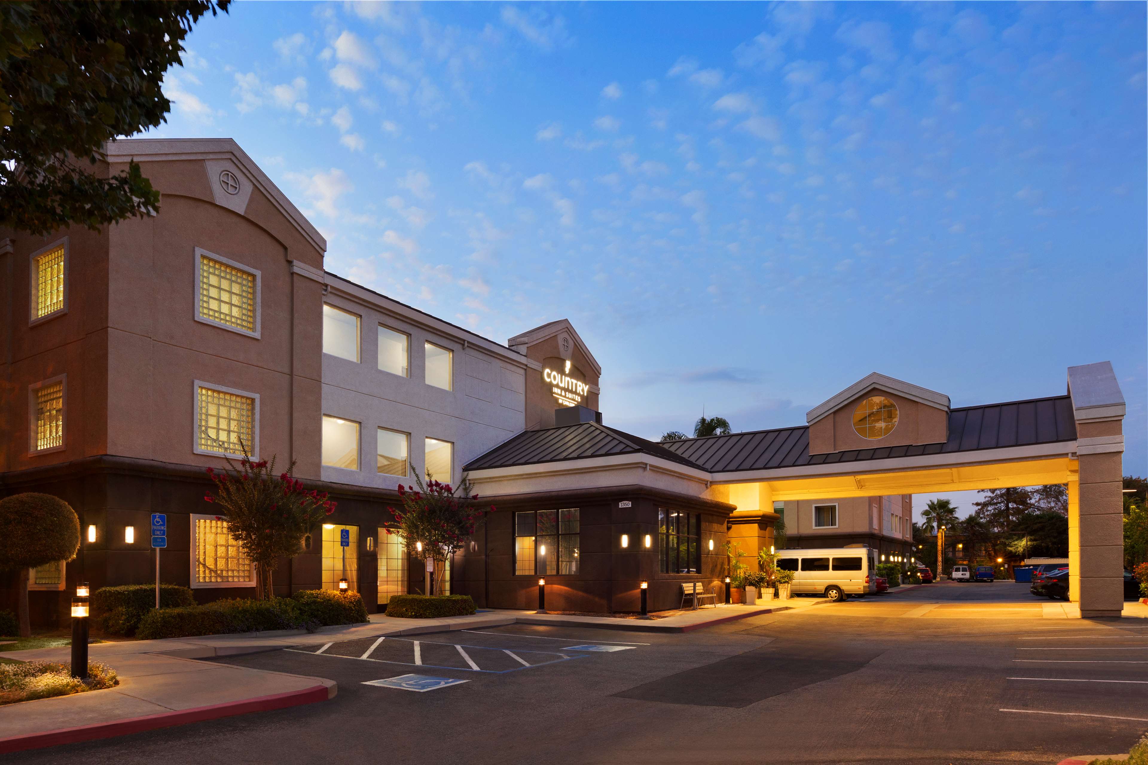 Country Inn & Suites by Radisson, San Jose International Airport, CA Photo