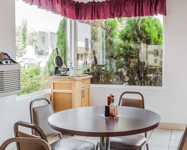 Images Rodeway Inn & Suites