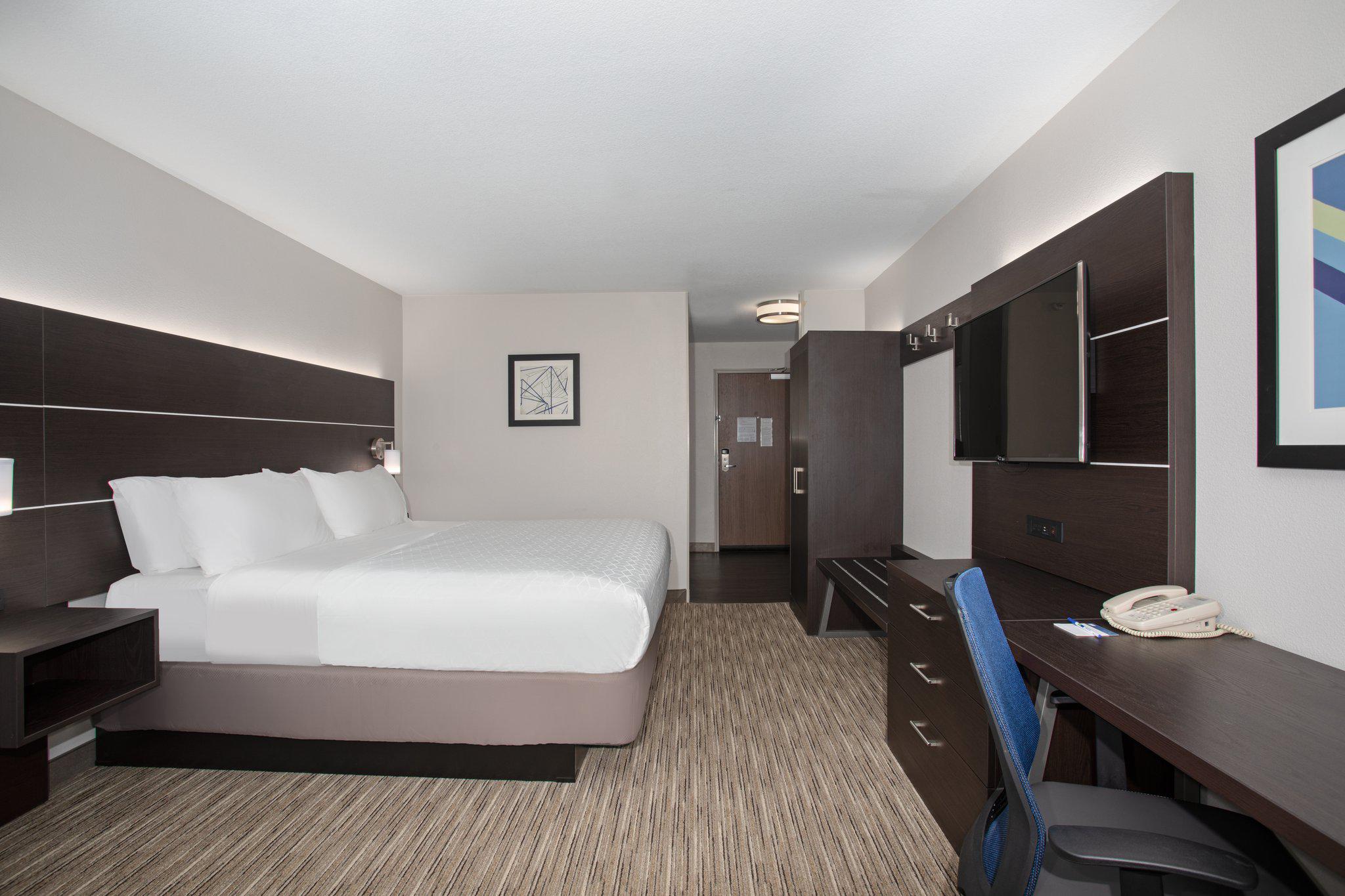 Holiday Inn Express & Suites Longmont Photo