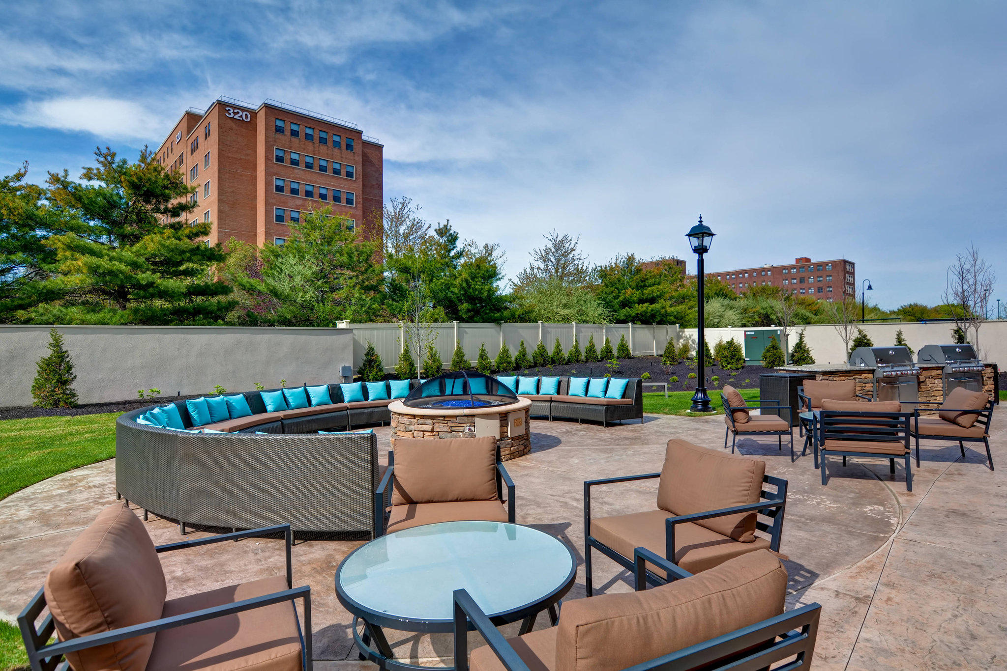 Courtyard by Marriott Long Island Islip/Courthouse Complex Photo