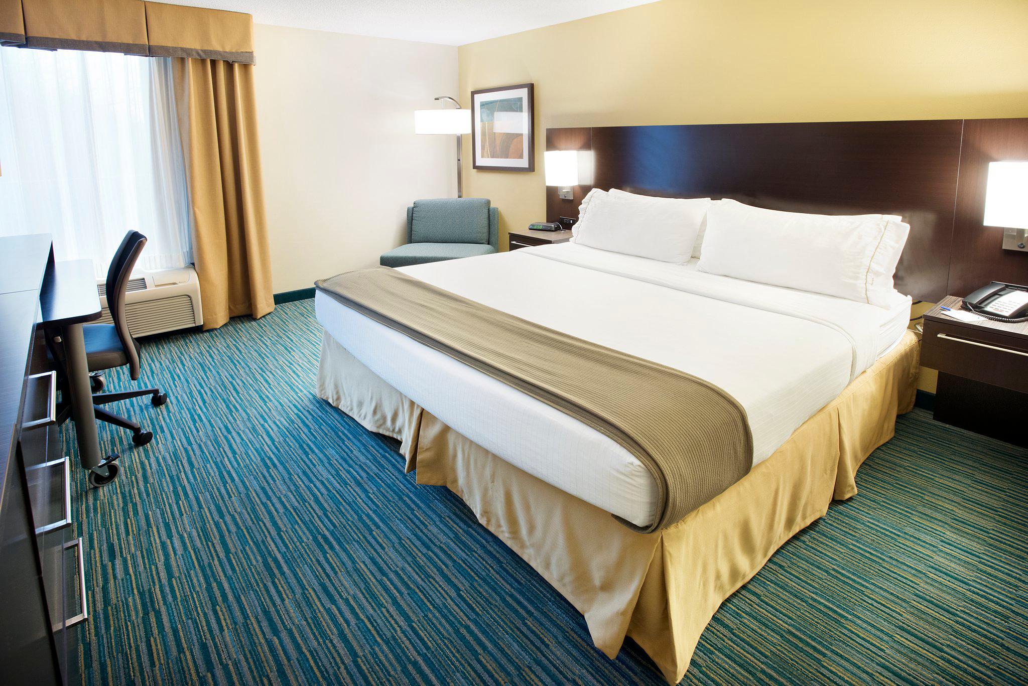 Holiday Inn Express Nashville-Hendersonville Photo