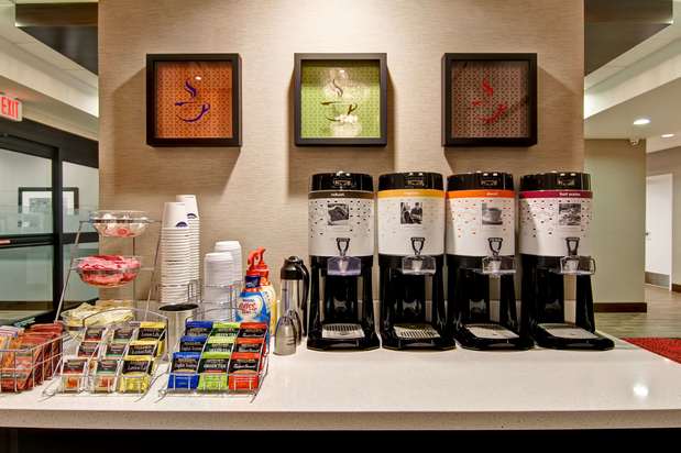 Images Hampton Inn & Suites Detroit/Troy