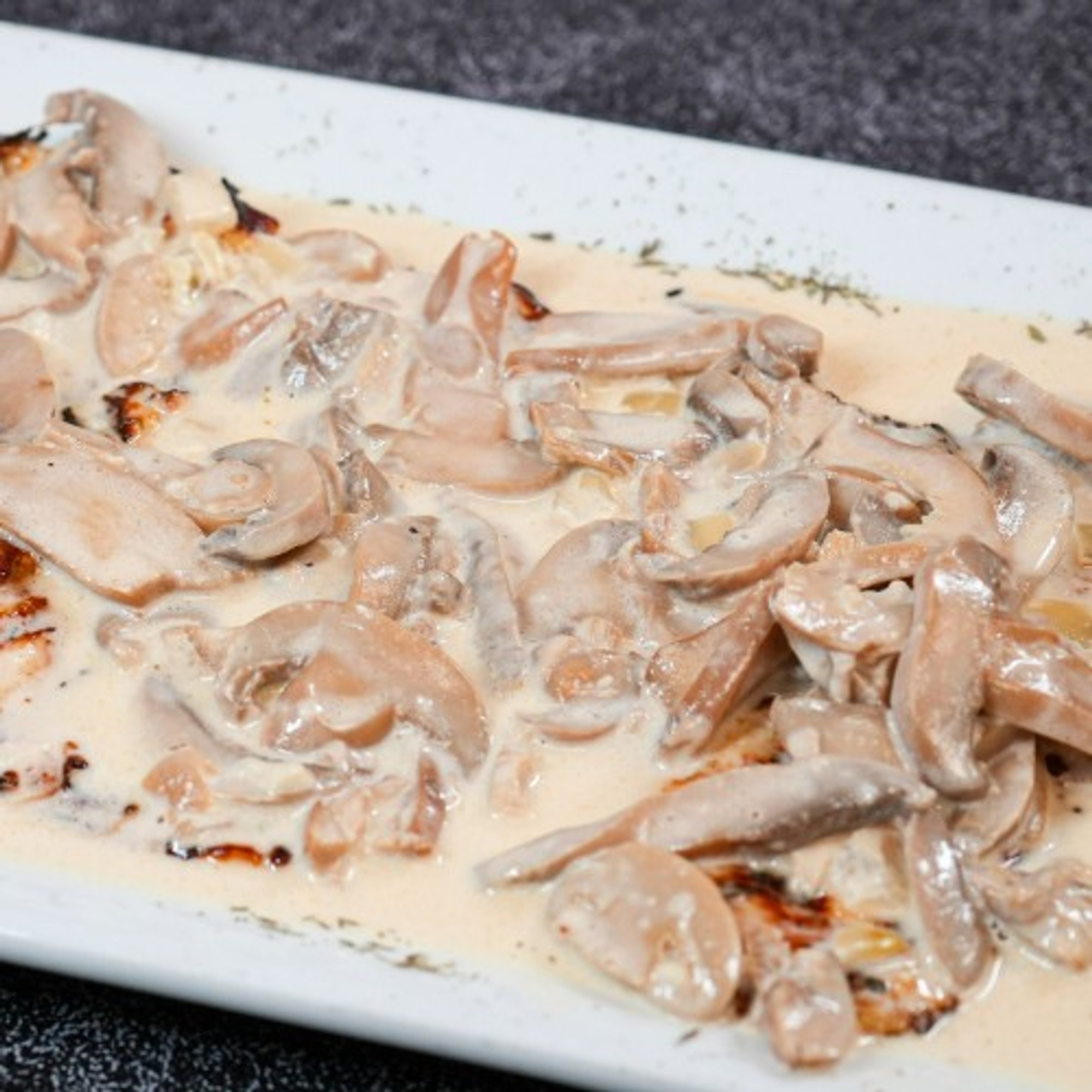 Pechuga En Salsa De Champiñones