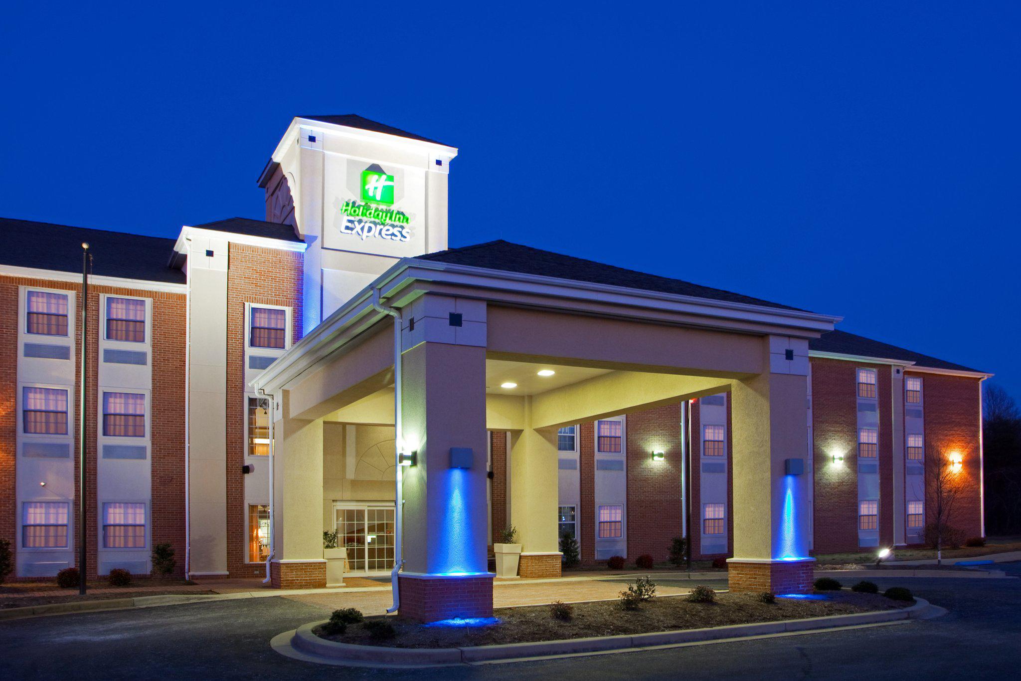 Holiday Inn Express Prince Frederick Photo