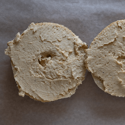 Bagel with Hummus