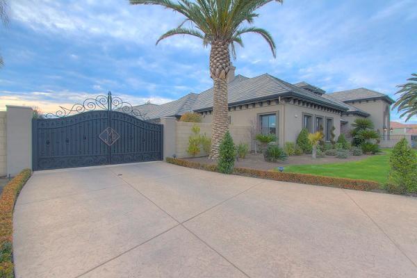 Peak Performance Realty Image