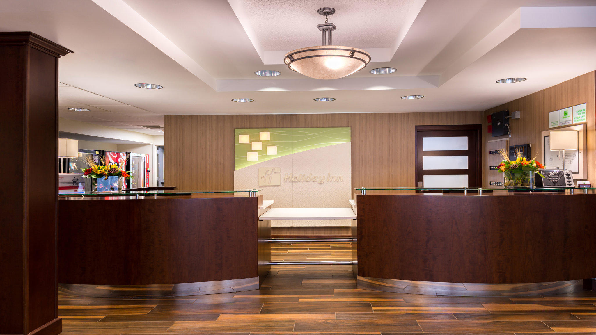 Holiday Inn & Suites Warren by IHG Image
