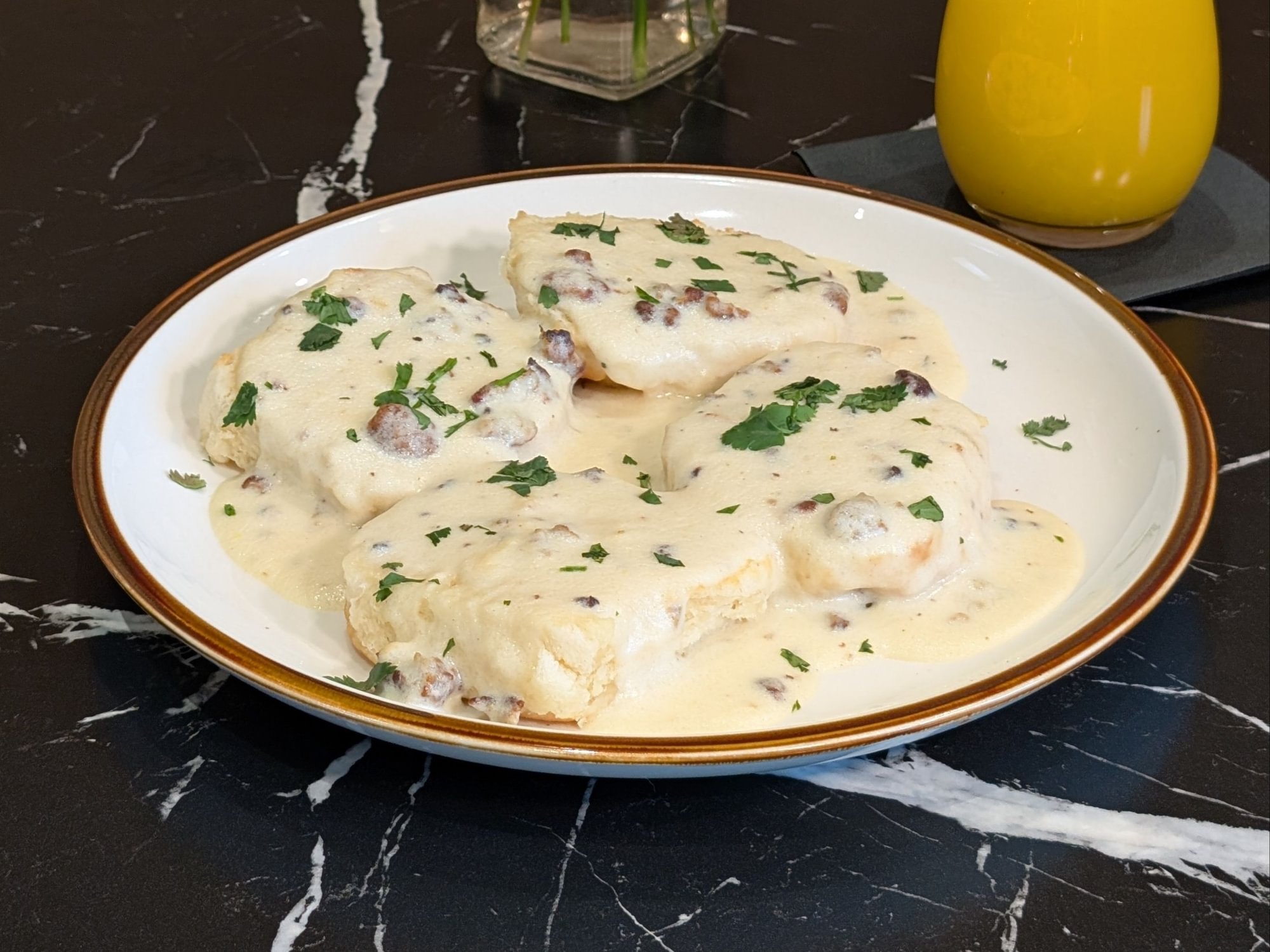 Side - Biscuit & Gravy (1 Biscuit)