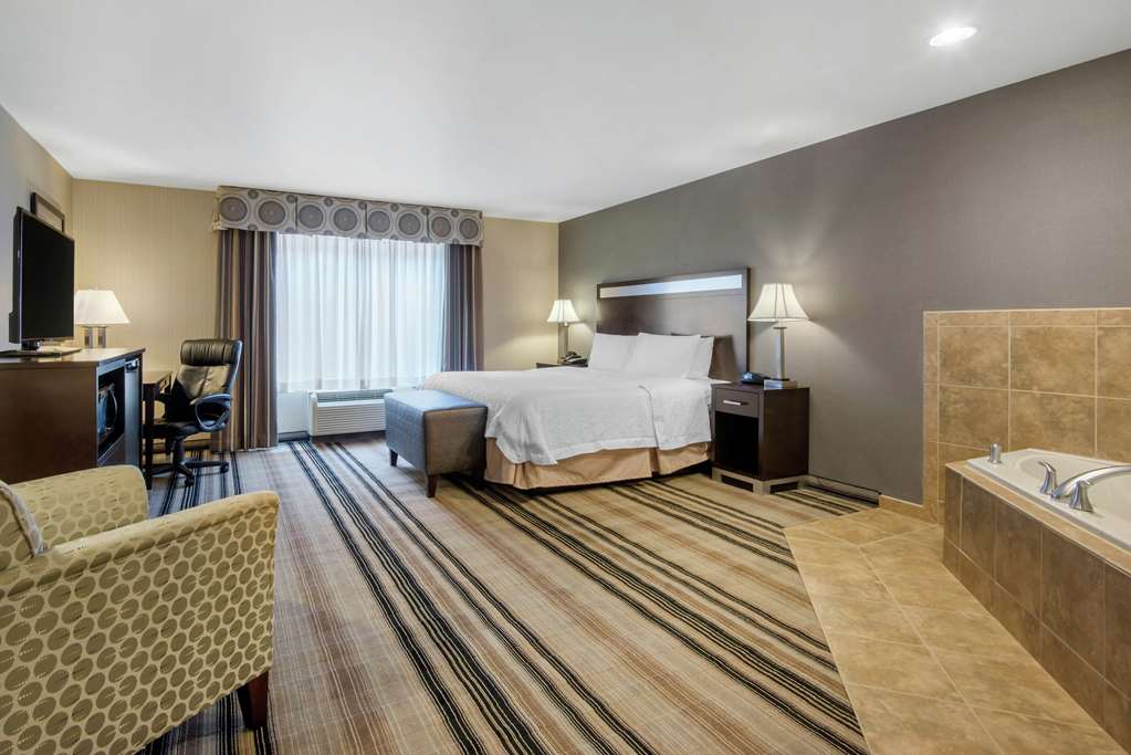 Hampton Inn Meadville Image