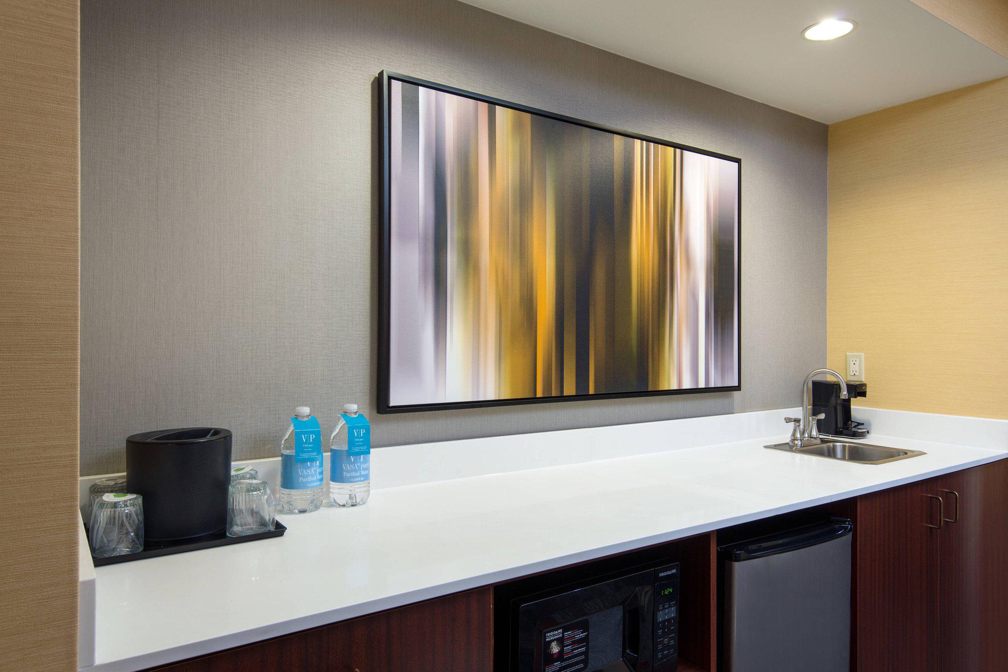 Courtyard by Marriott San Francisco Airport/Oyster Point Waterfront Photo