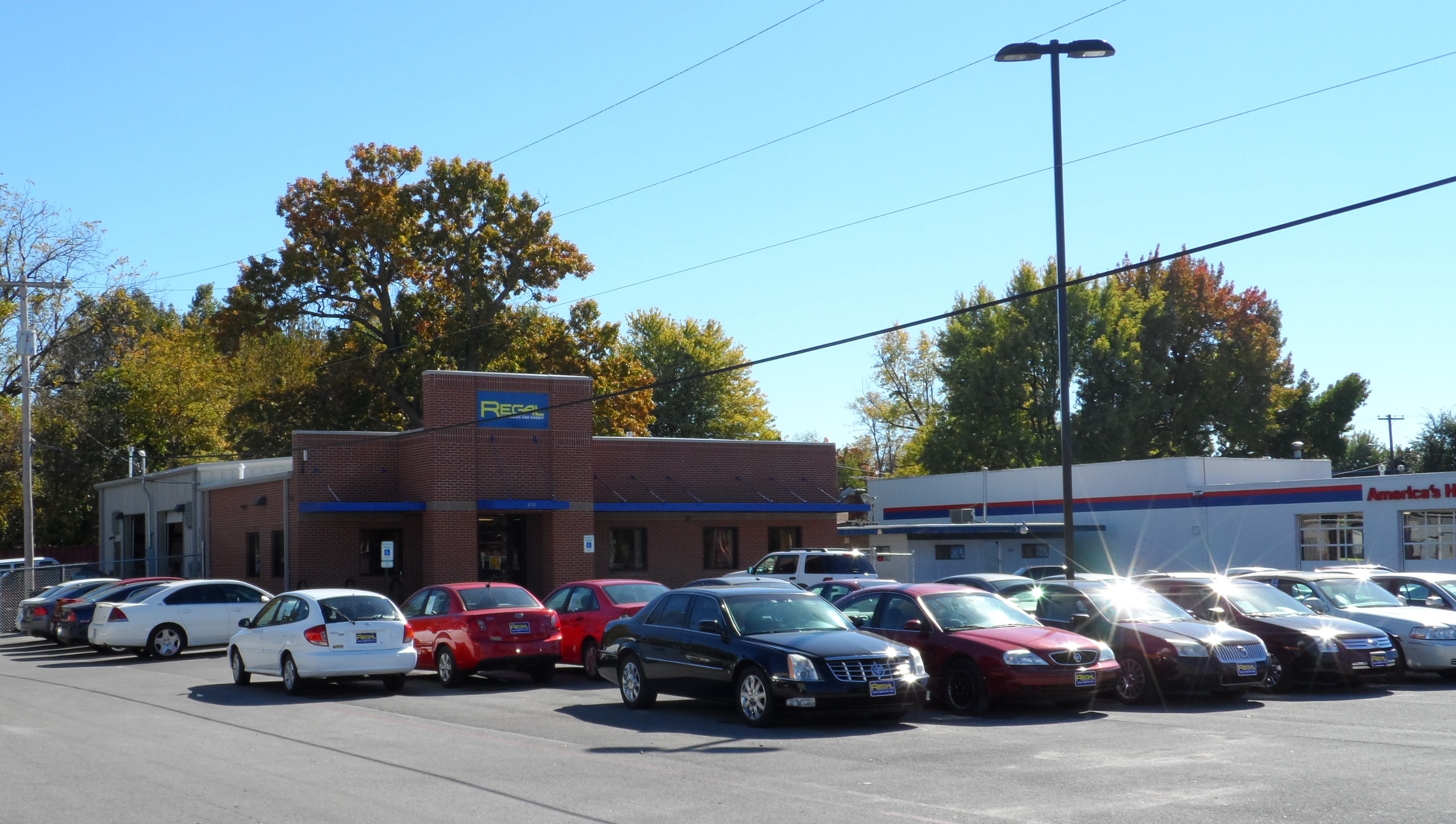 Regal Car Sales &amp; Credit Logo