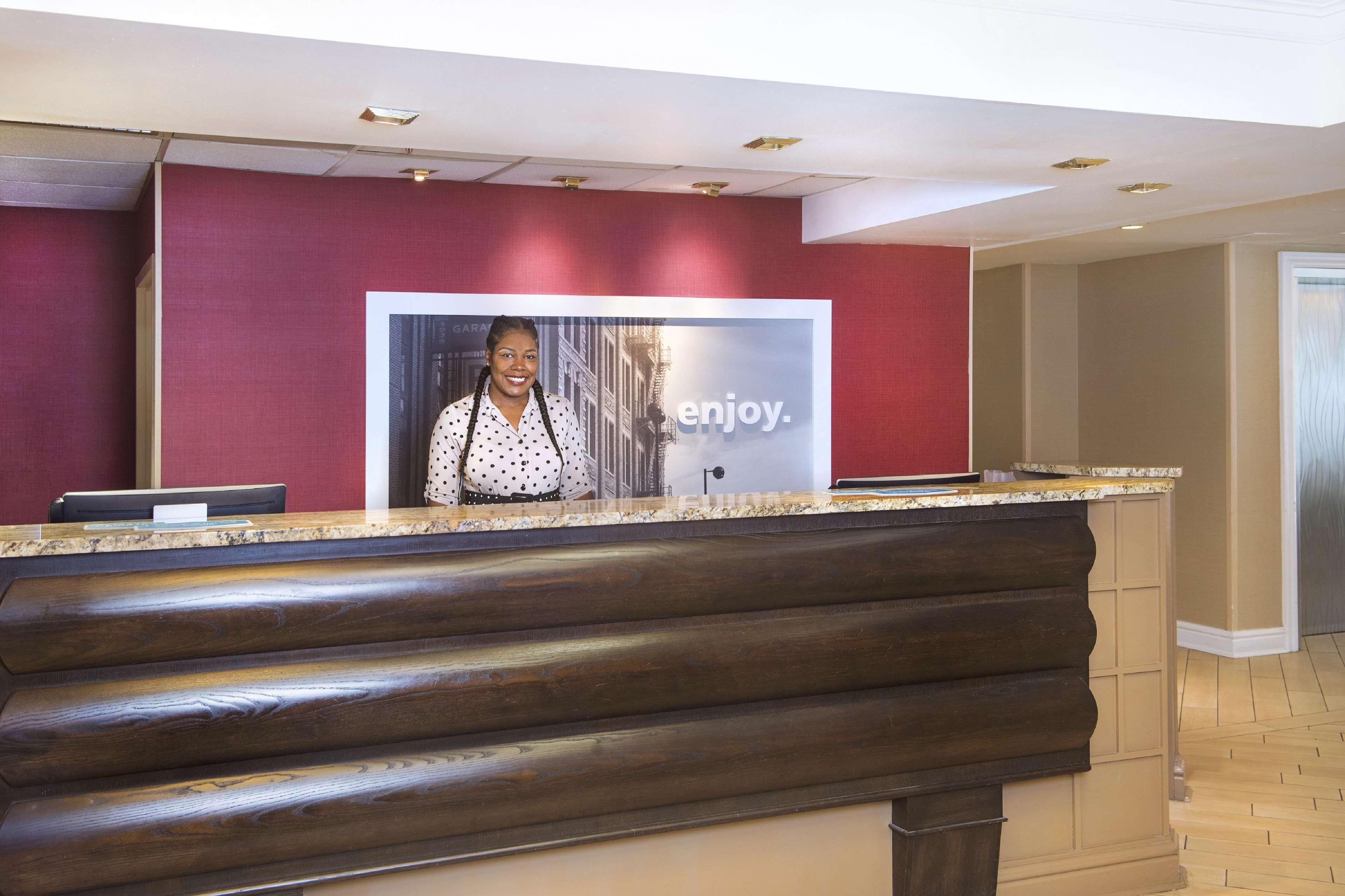 Hampton Inn & Suites Annapolis Photo