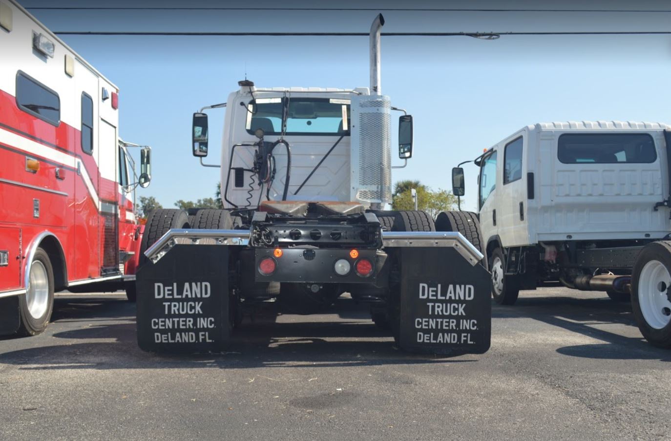 Deland Truck Center Photo