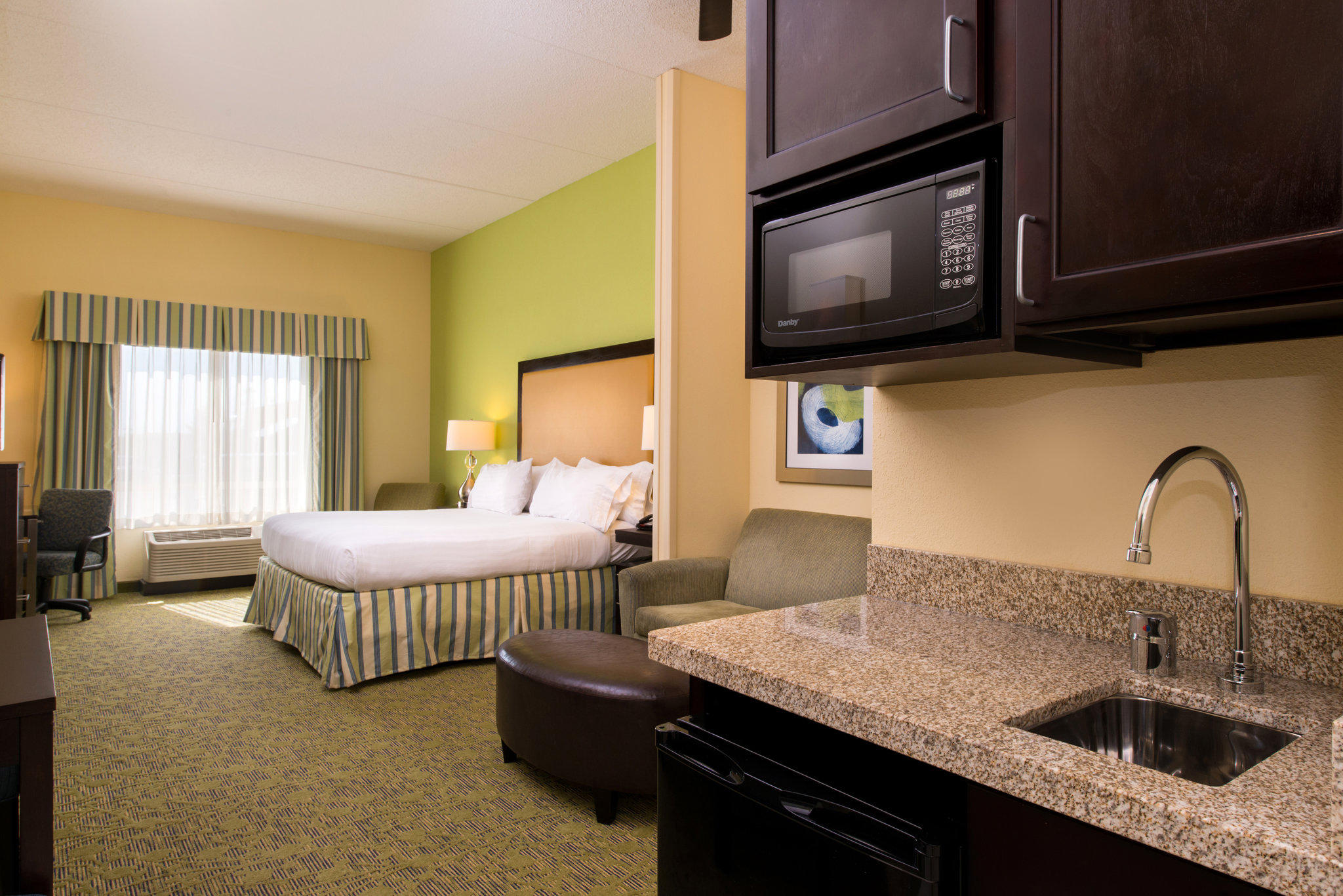 Holiday Inn Express & Suites Dickson City - Scranton Photo