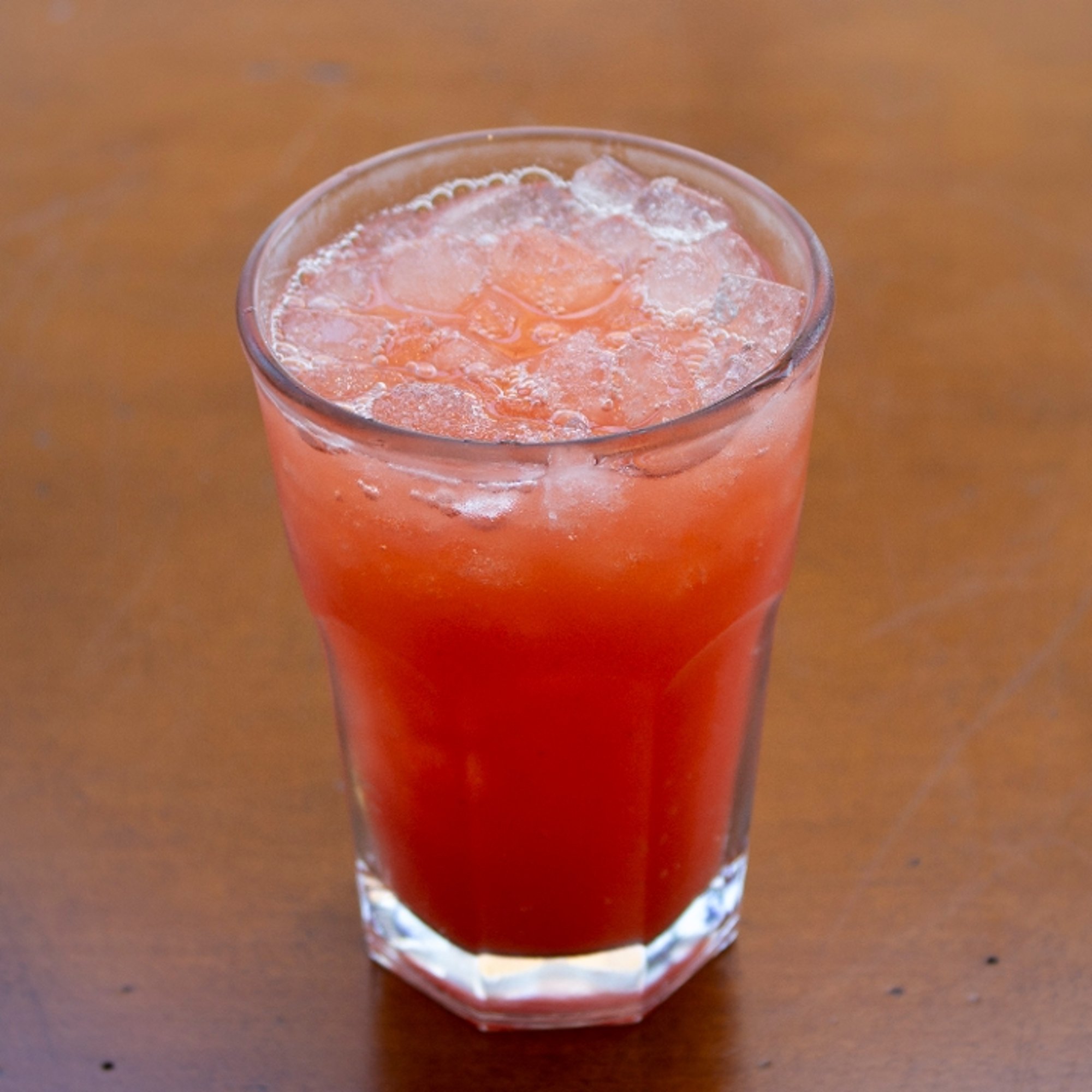 FRESH STRAWBERRY LEMONADE (16 OZ)