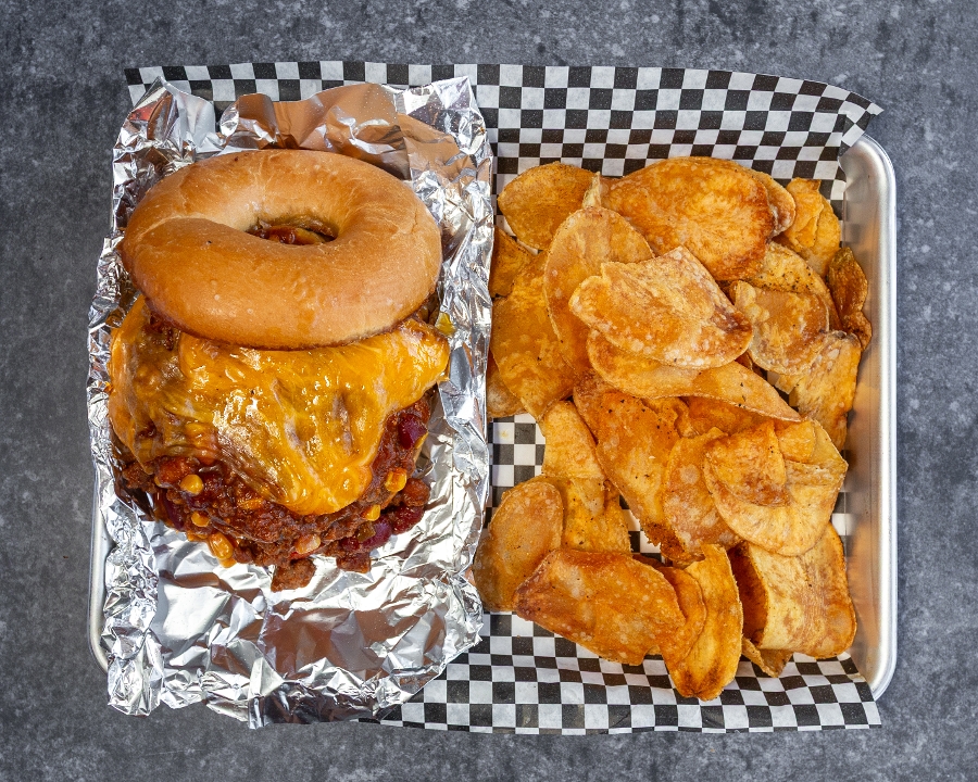 CHILI CHEESEBURGER