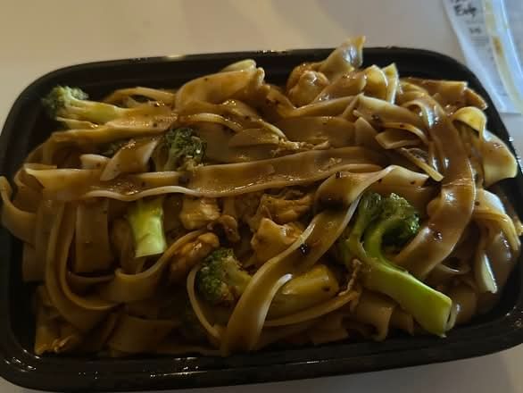 Pad See Ew Dinner