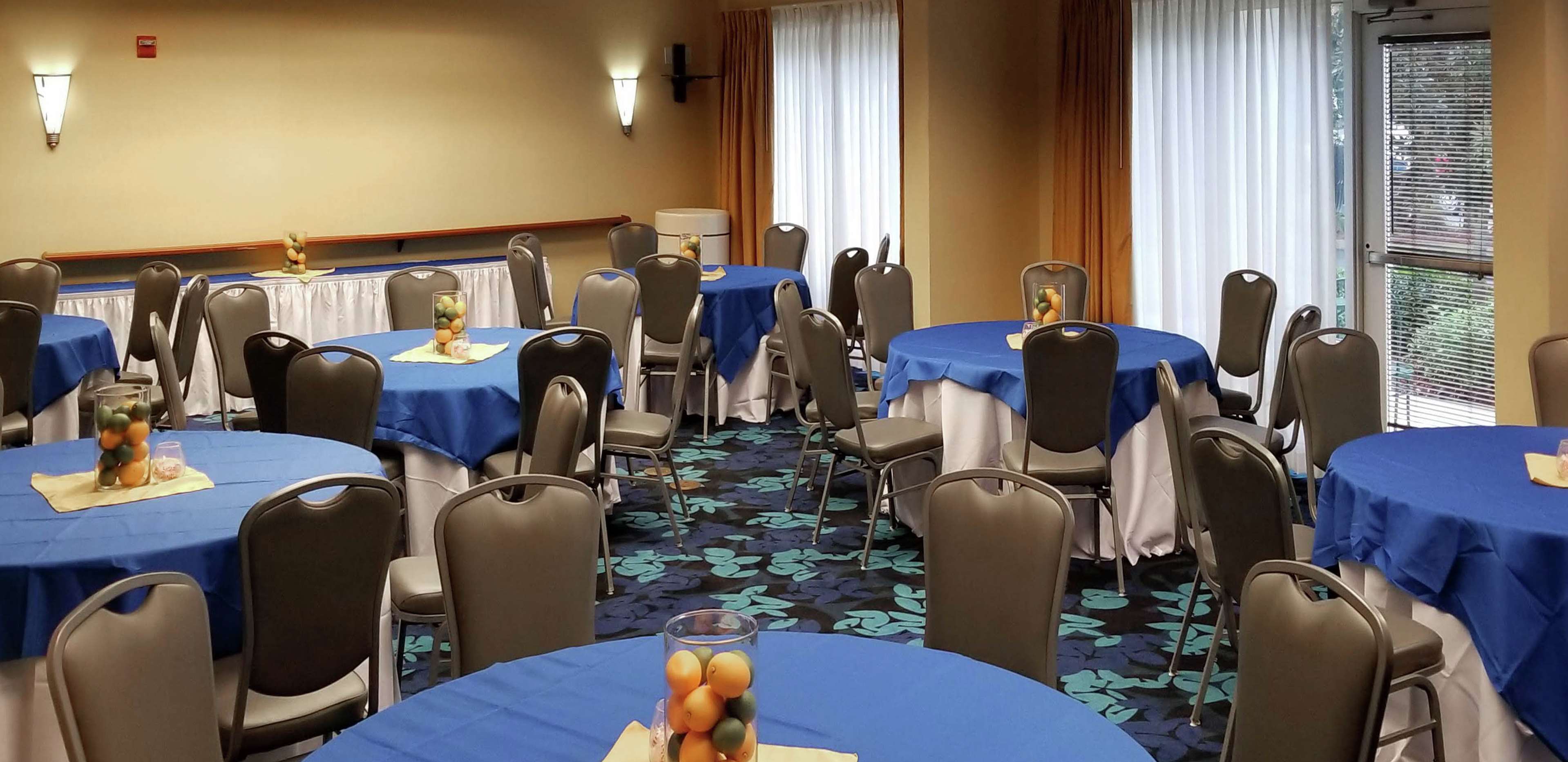 Hampton Inn & Suites Jacksonville Deerwood Park Photo