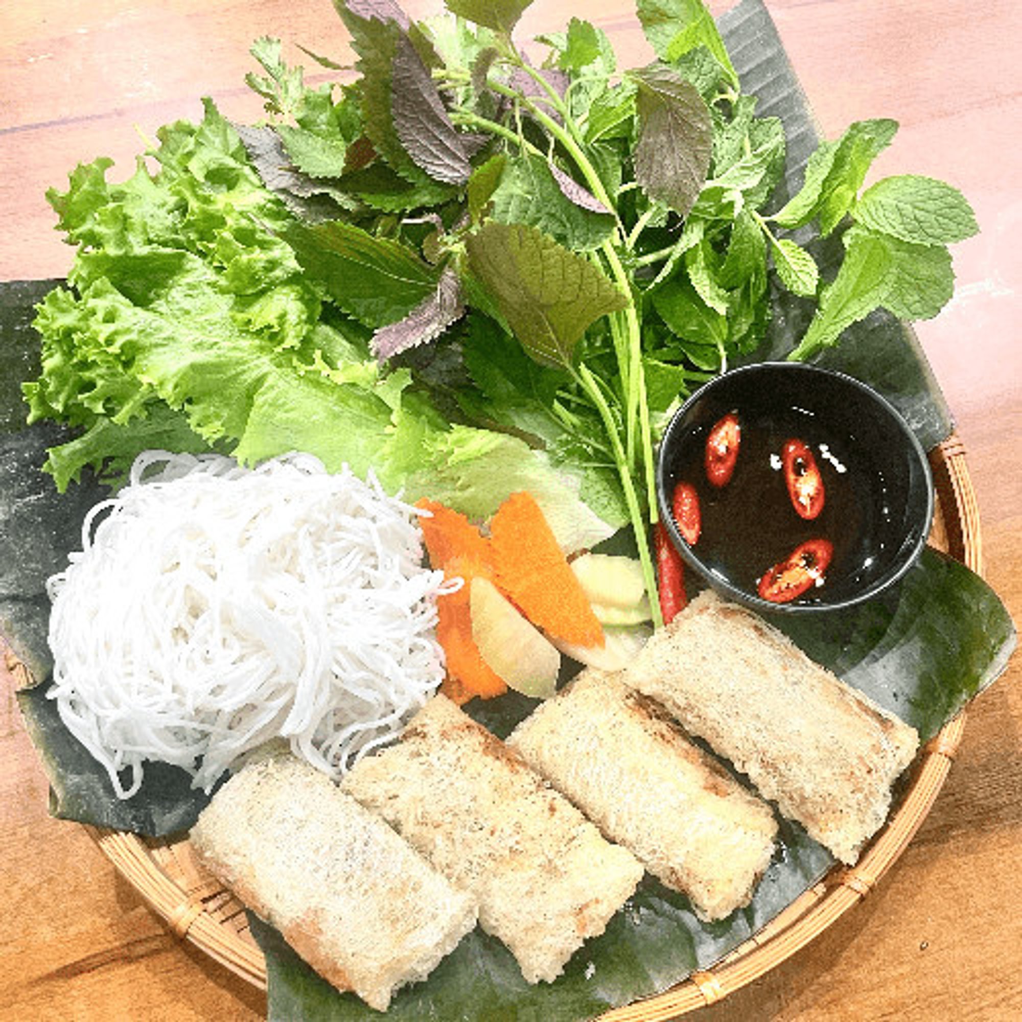 A16. CRAB CRUNCHY ROLL (4 rolls) / Chả Giò Cua (4 Cuốn)