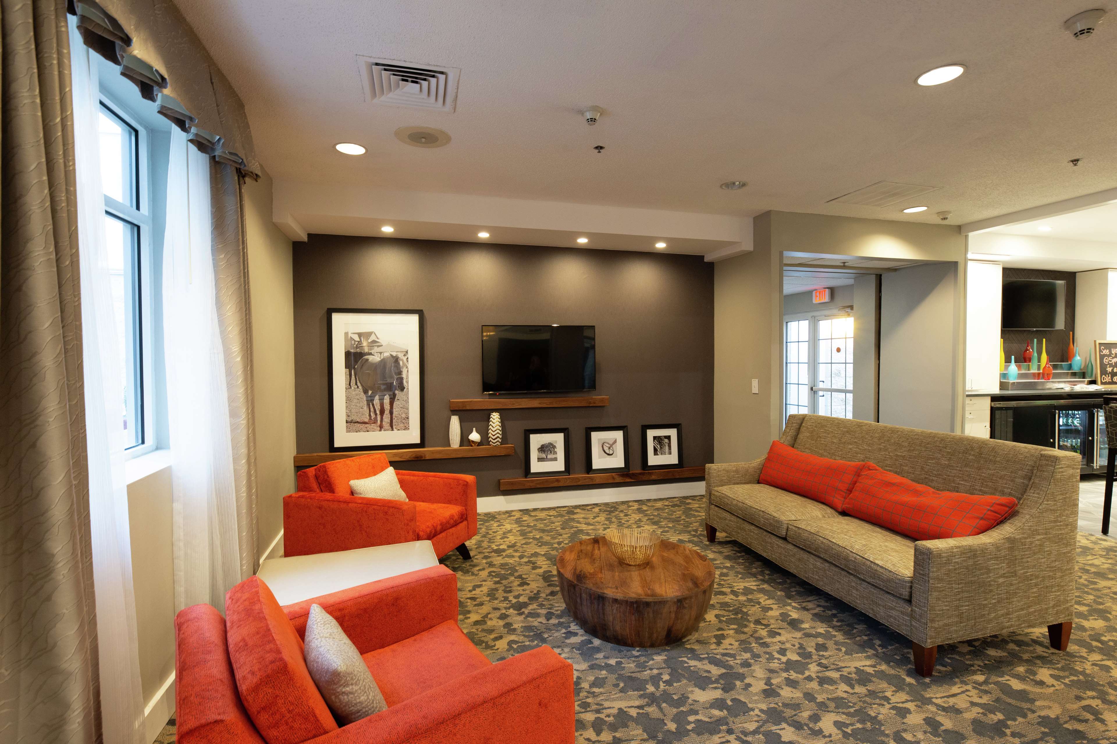 Hampton Inn & Suites Raleigh/Cary I-40 (PNC Arena) Photo