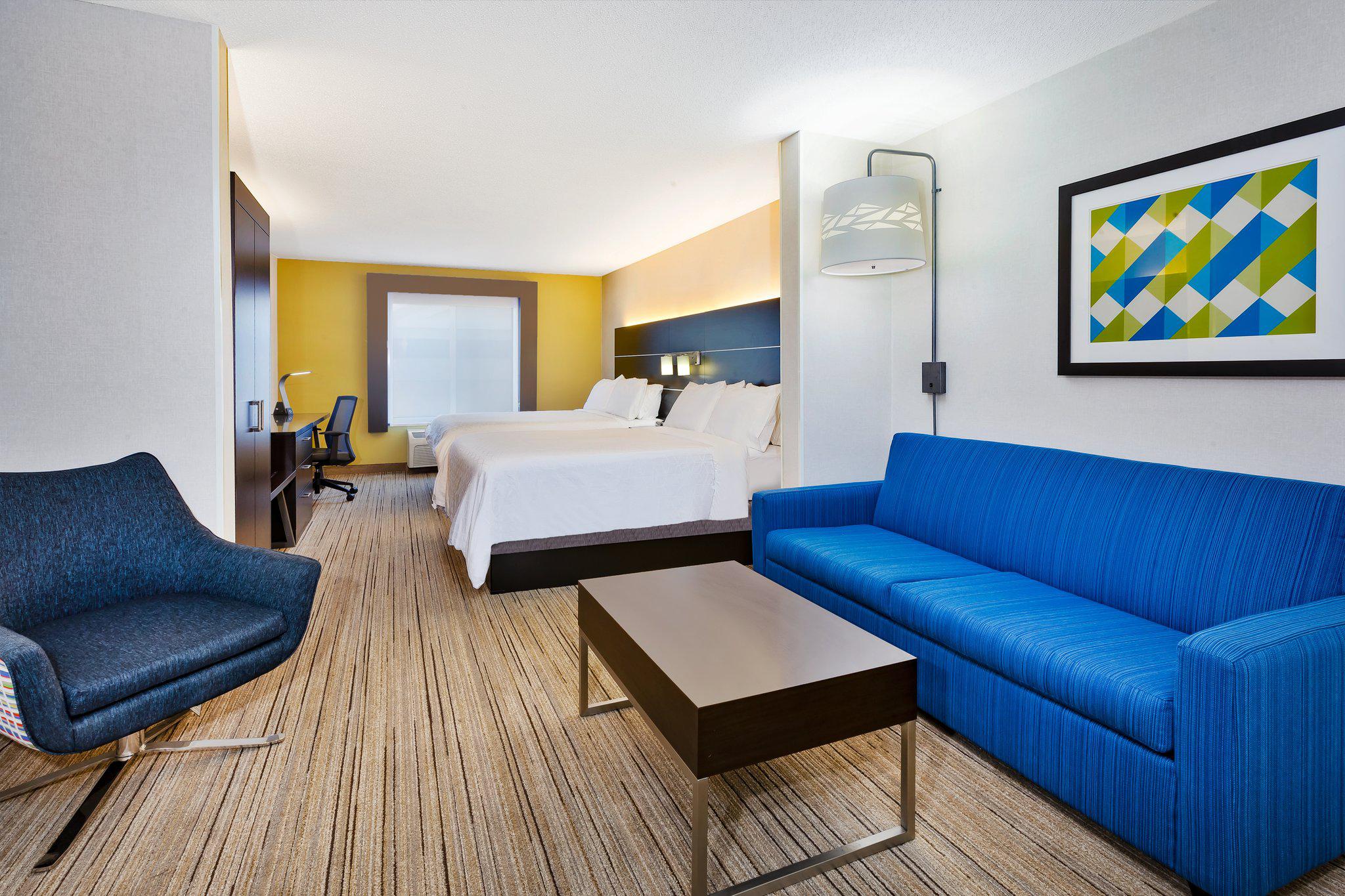 Holiday Inn Express & Suites Cleveland-Richfield Photo