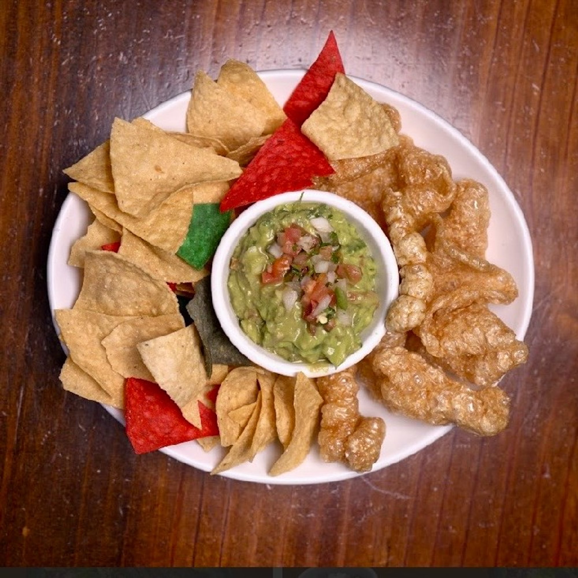 Guac-Chips-Chicharrón