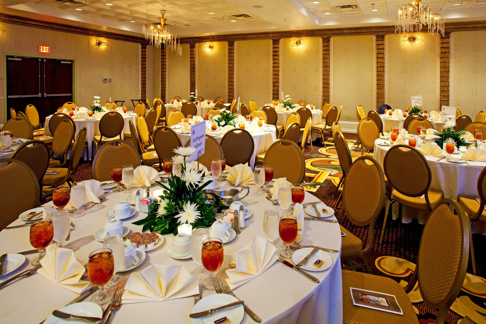 Holiday Inn & Suites Ocala Conference Center Photo