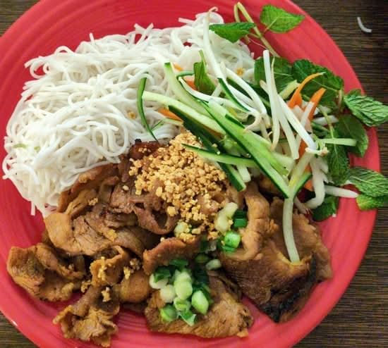B6. - Grilled Pork Vermicelli - Bún Thịt Nướng