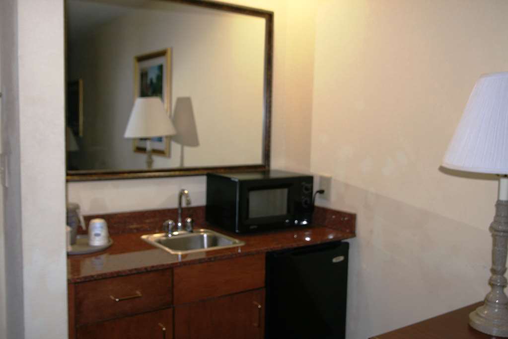 Hampton Inn Canton Image