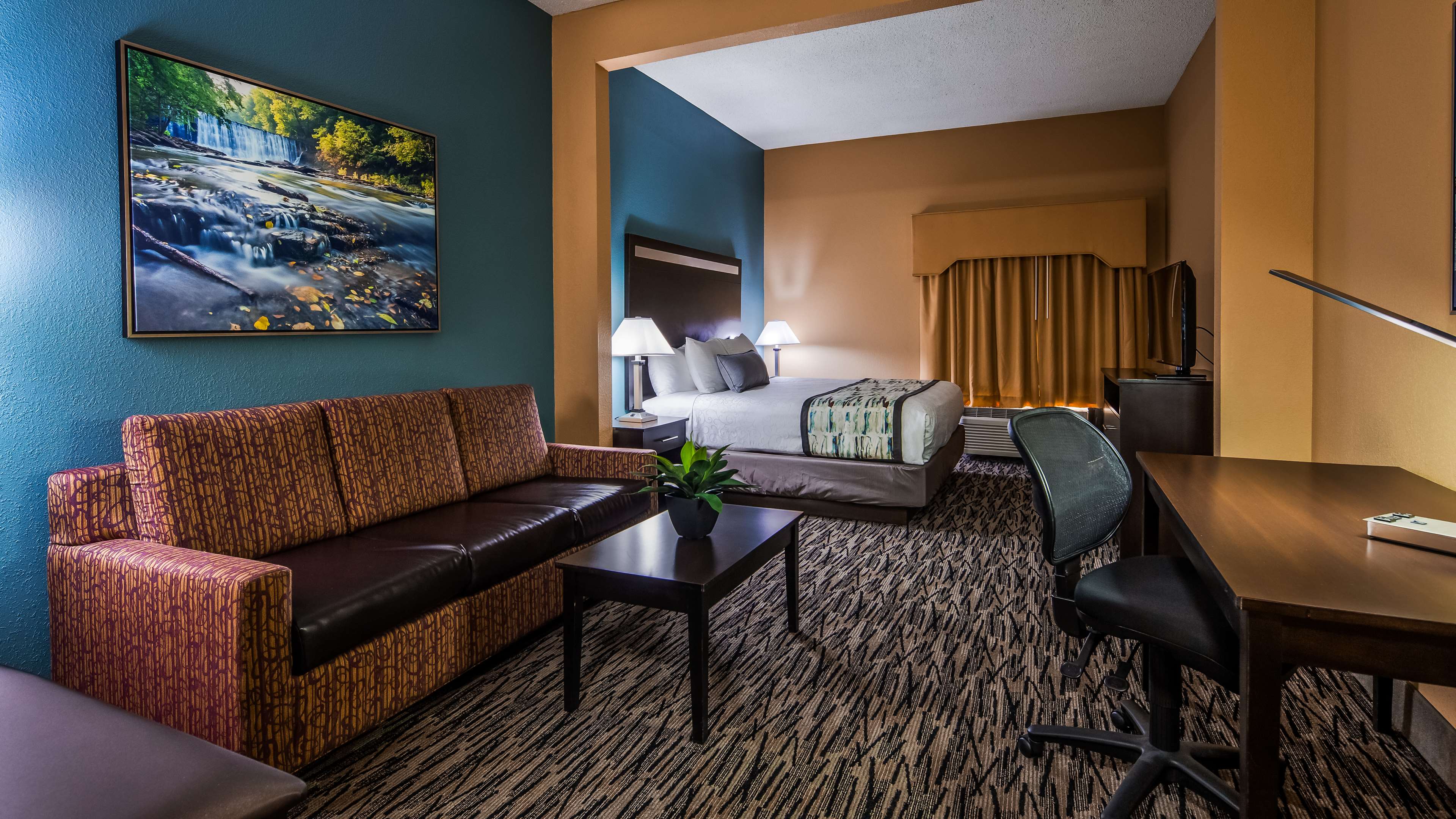 Best Western Plus McDonough Inn & Suites Photo