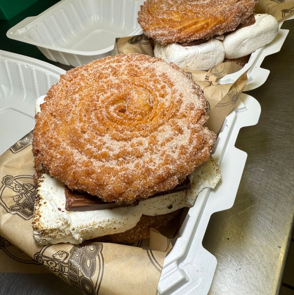 Churro Smore`s Sandwich