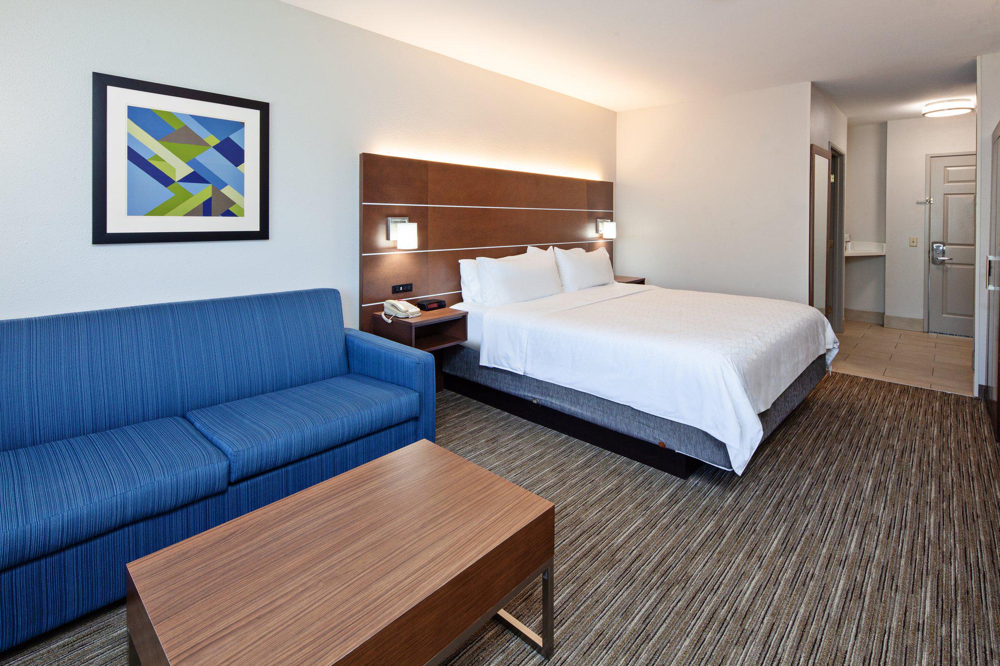 Holiday Inn Express & Suites Rancho Mirage - Palm Springs Area Photo