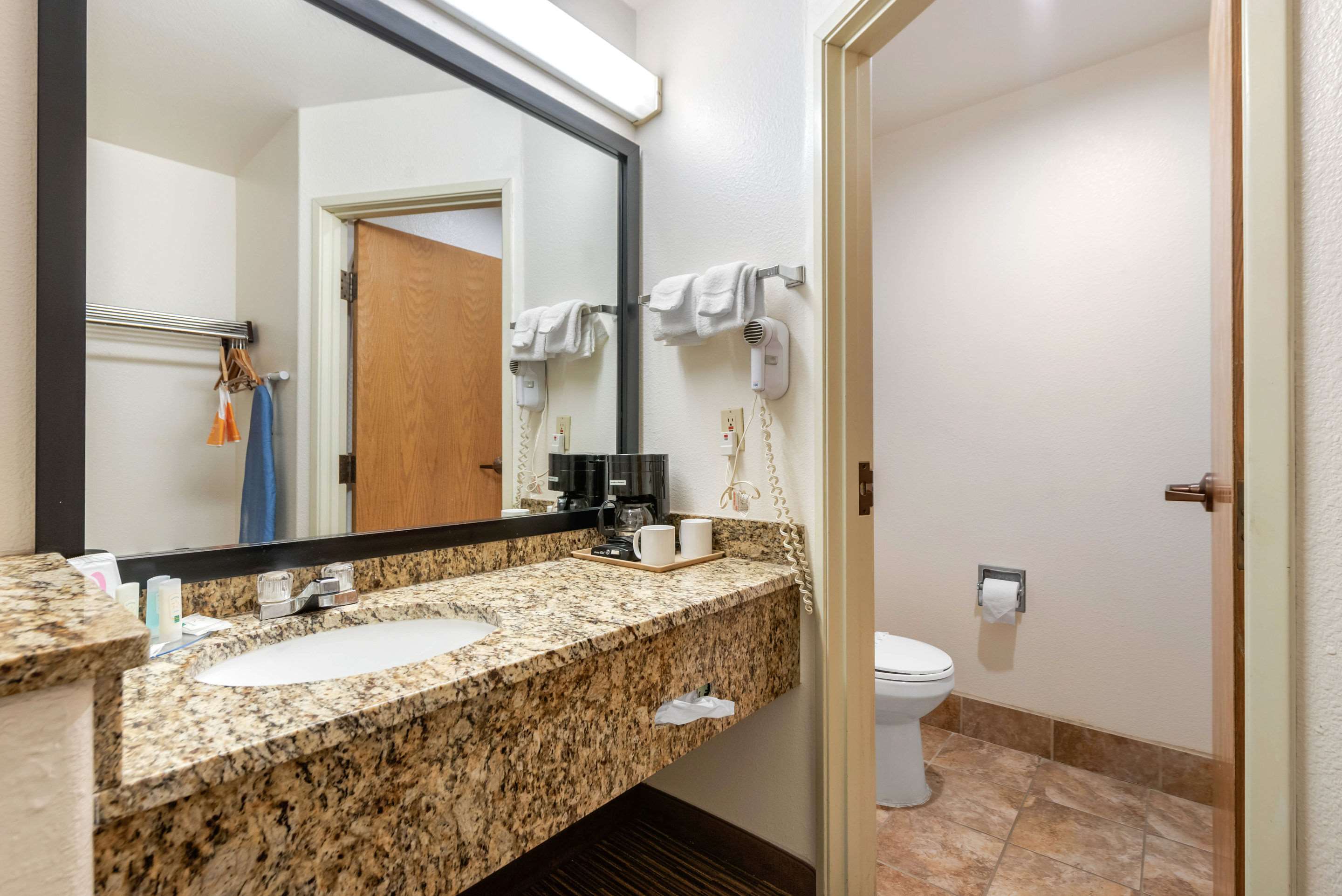 Quality Inn & Suites Limon Photo