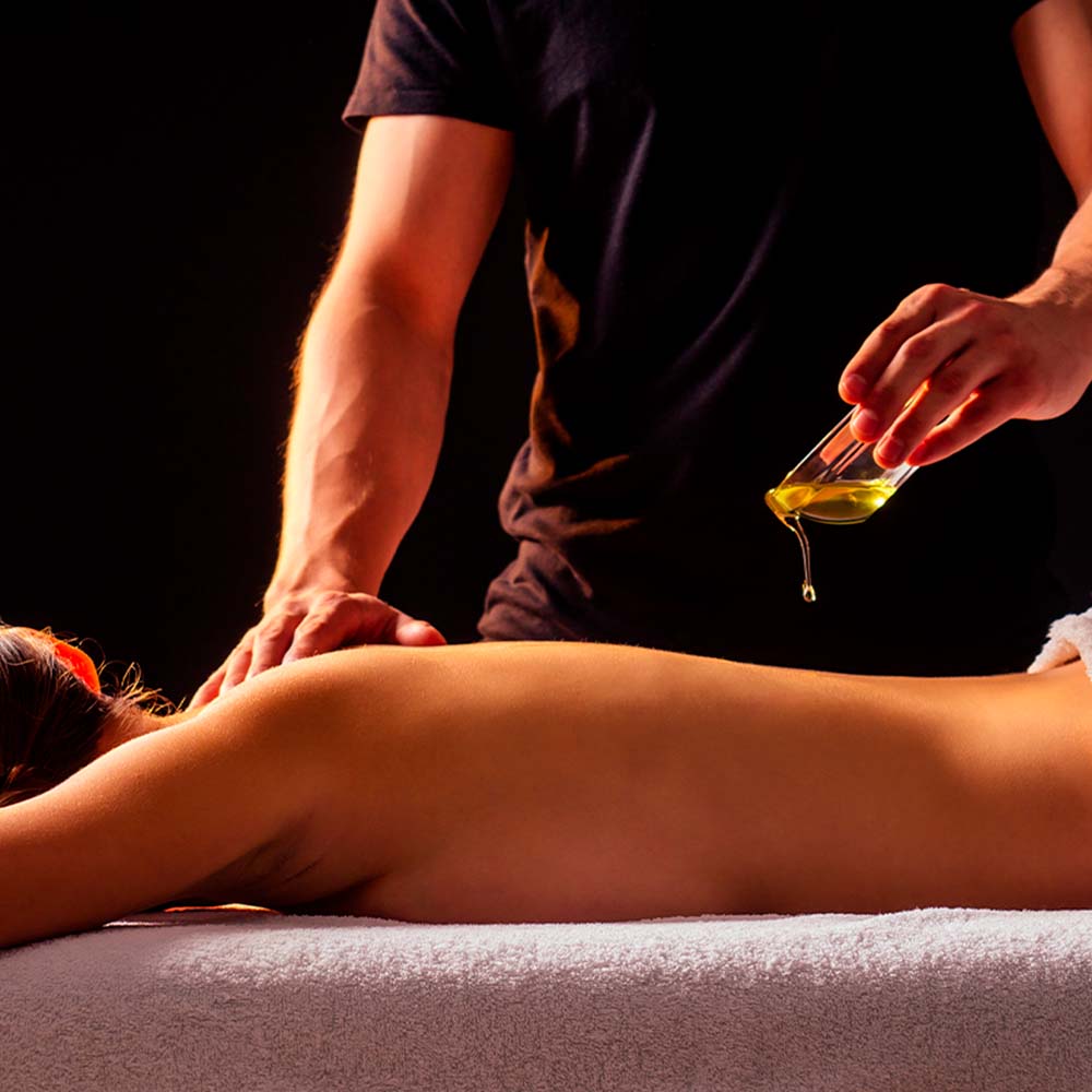 Sarvanga Abhyanga Ayurvedic Treatment