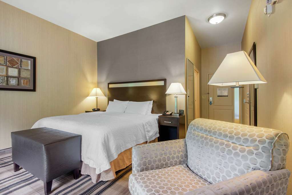 Hampton Inn Meadville Image