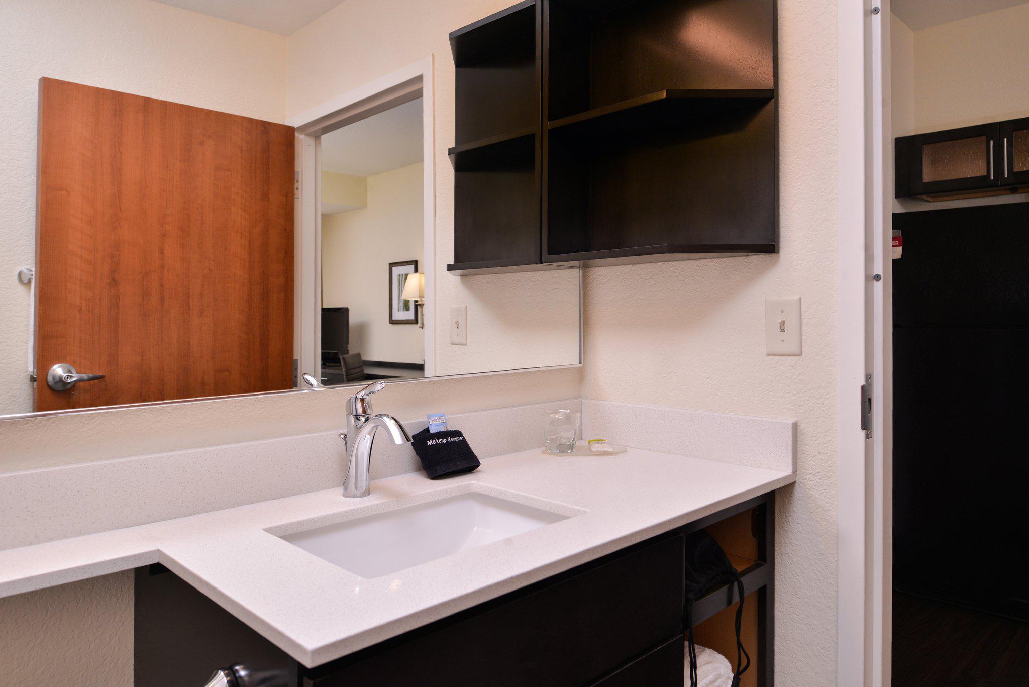 Candlewood Suites Terre Haute Photo