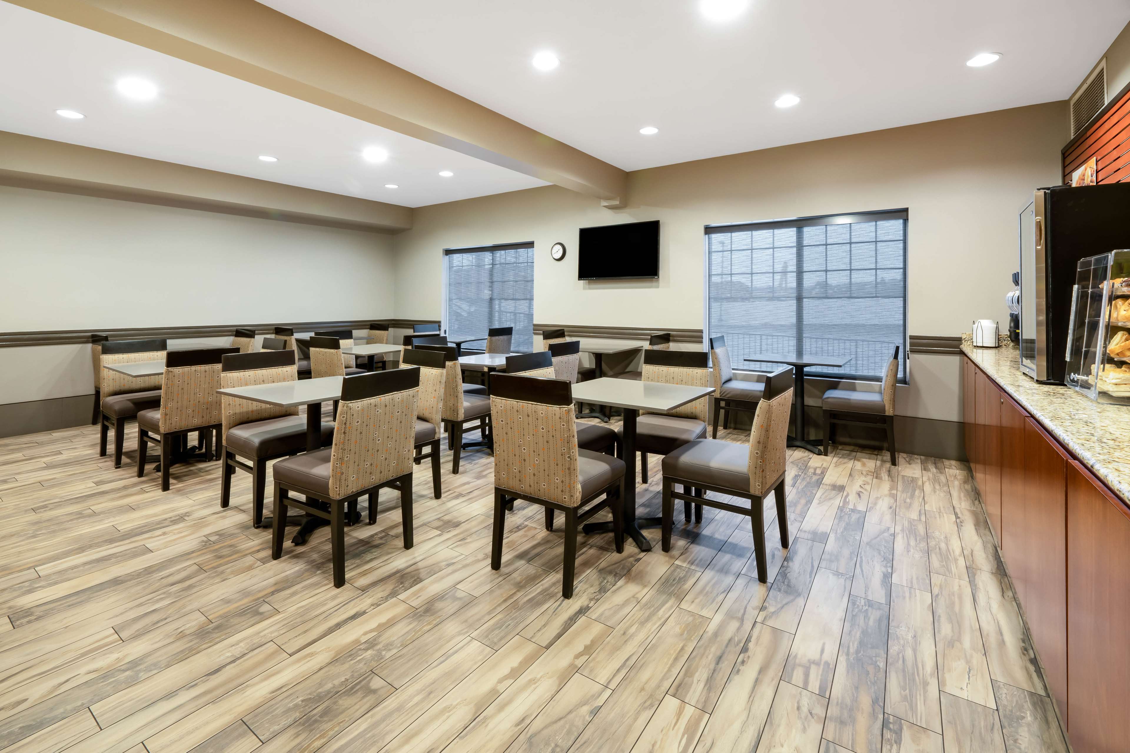 Breakfast Dining Area