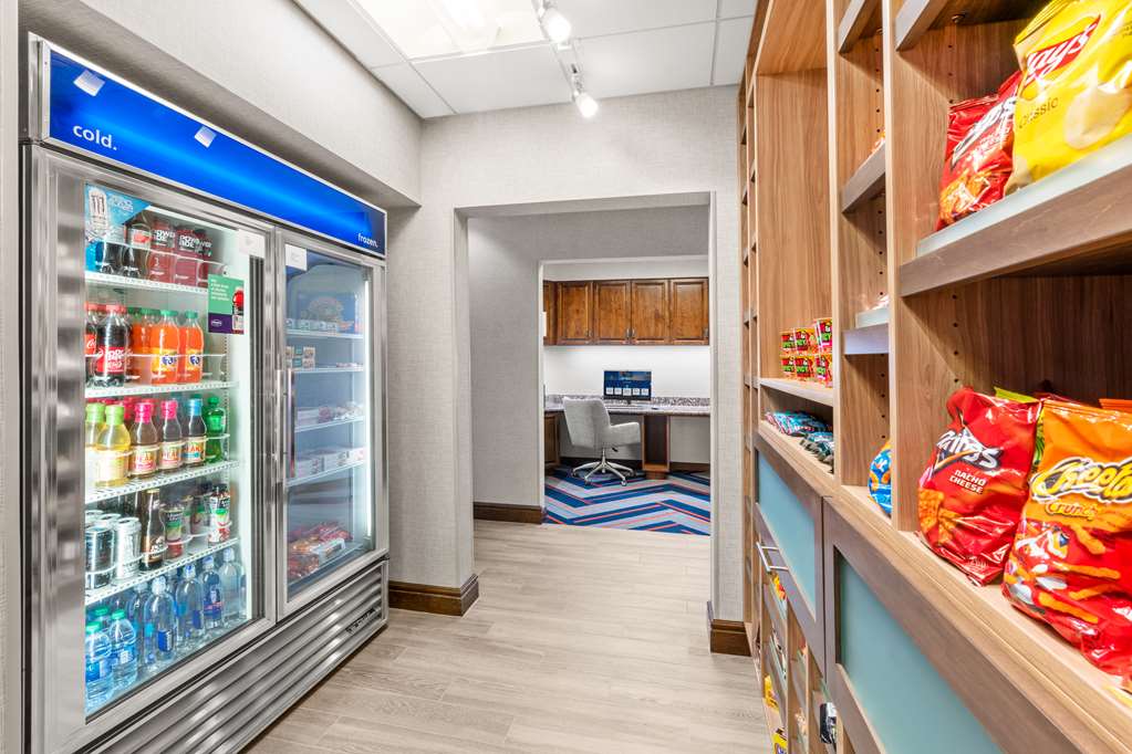 Hampton Inn & Suites Fairbanks Image