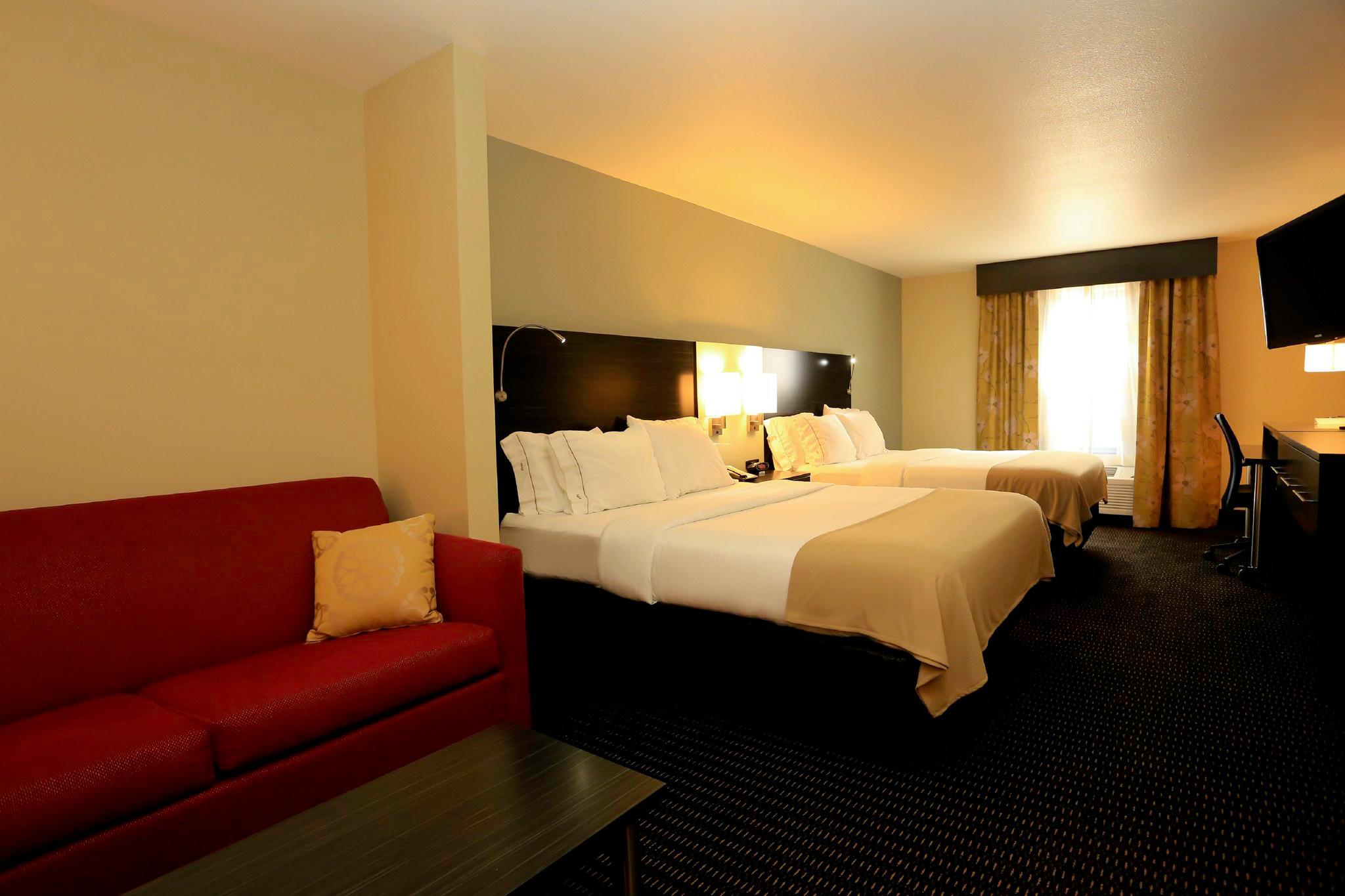 Holiday Inn Express & Suites Marion Photo