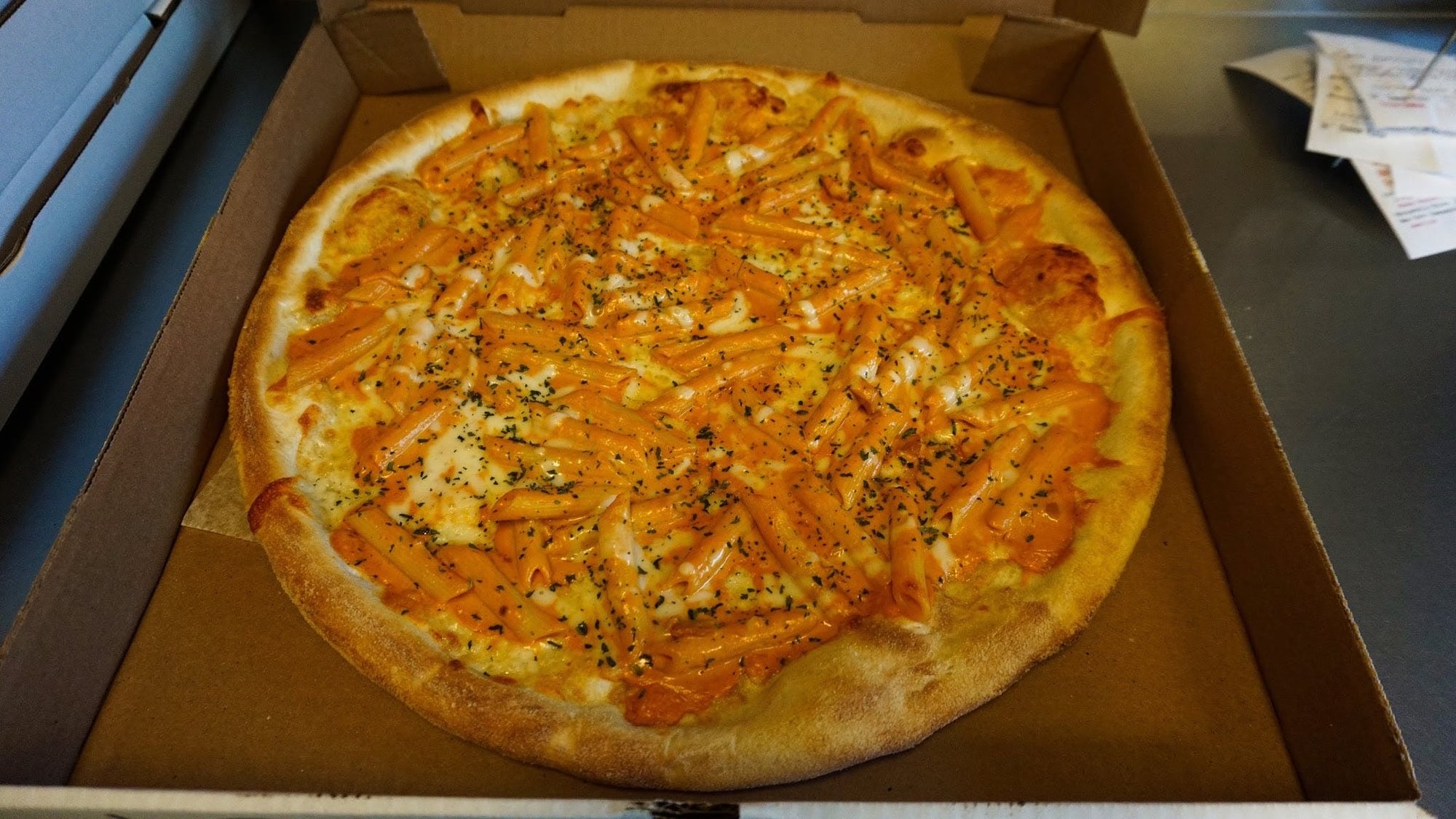 Penne Vodka Pizza (Personal 12'')
