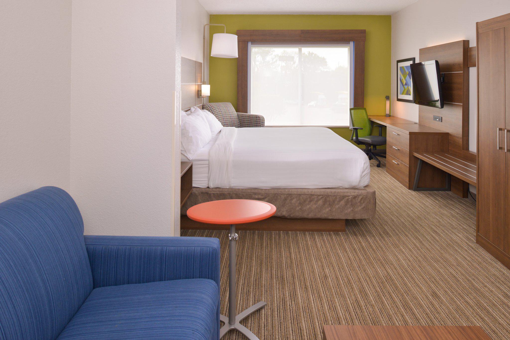 Holiday Inn Express & Suites Chattanooga (East Ridge) Photo